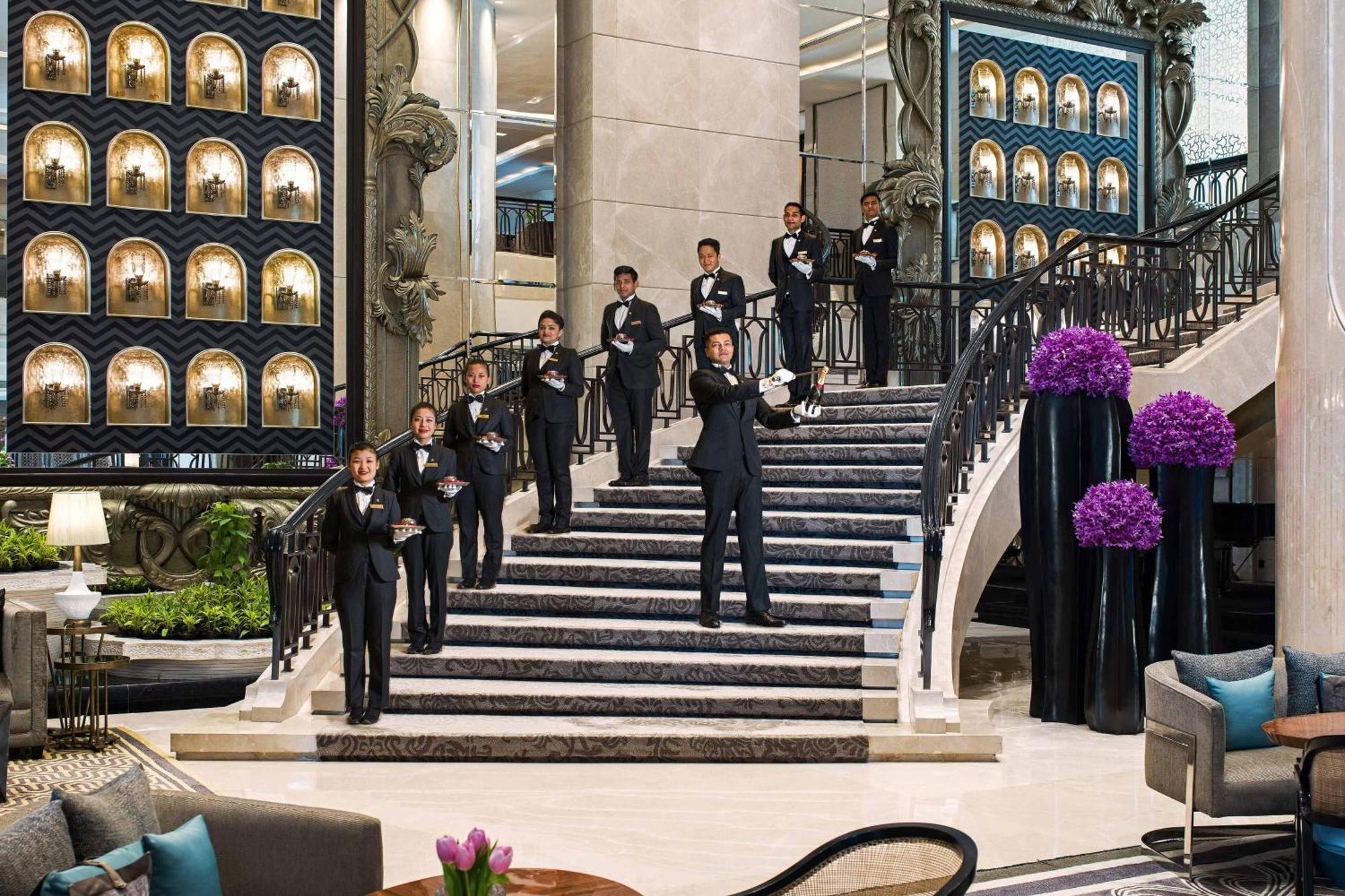 Hotel The St. Regis Bombaj Zewnętrze zdjęcie The lobby of the hotel